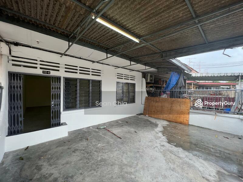 Untuk Dijual - Newly Refurbished 1sty House 20x80 4R2B Nearby Maybank Meru Klang